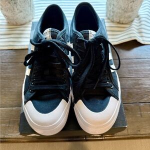Womens Adidas Nizza platform sneakers